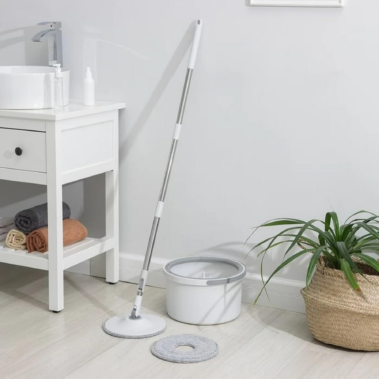 Microfiber Floor Mop and Bucket Set – 180° Rotating Mop Head with Round Bucket & Adjustable Handle